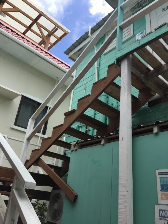 Chila'S Accommodations Caye Caulker Exterior photo